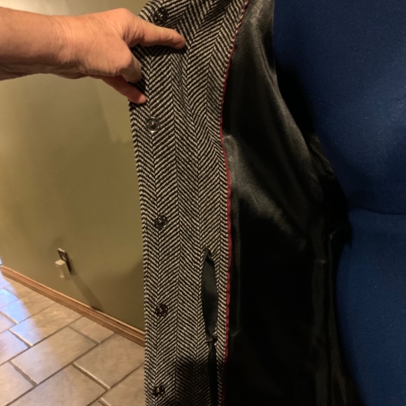 Coat - Picture 4 of 4